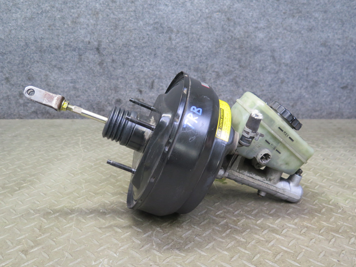 2001 Lexus JCE10L IS300 Brake Master Cylinder Booster Fluid Reservoir OEM