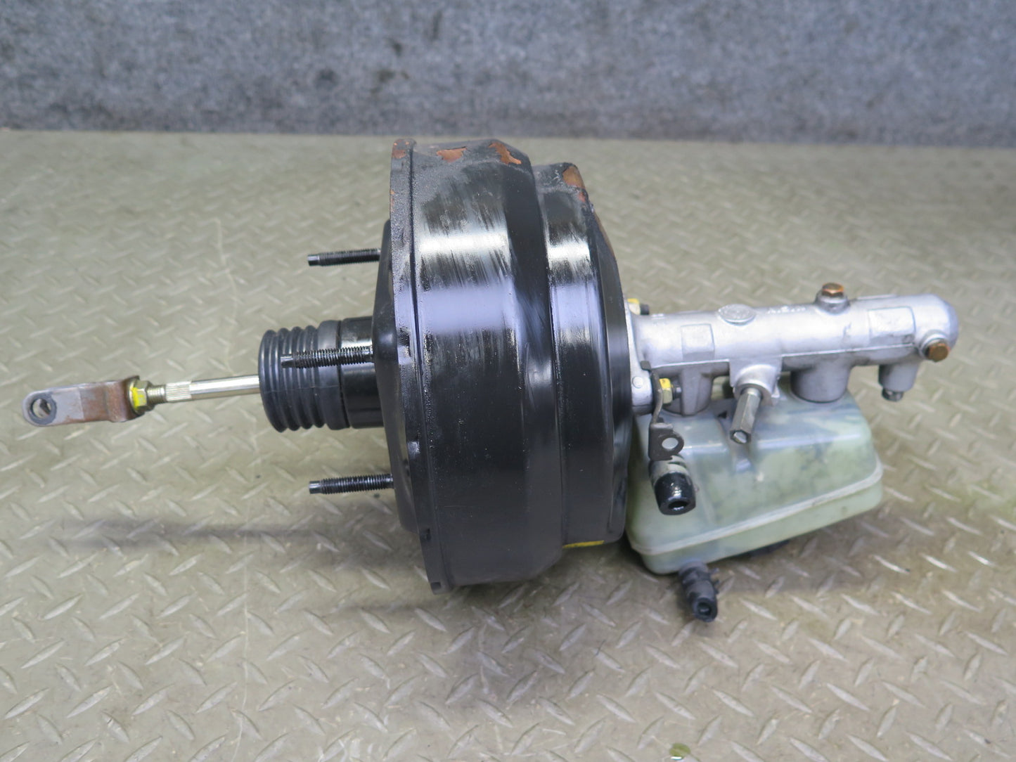 2001 Lexus JCE10L IS300 Brake Master Cylinder Booster Fluid Reservoir OEM