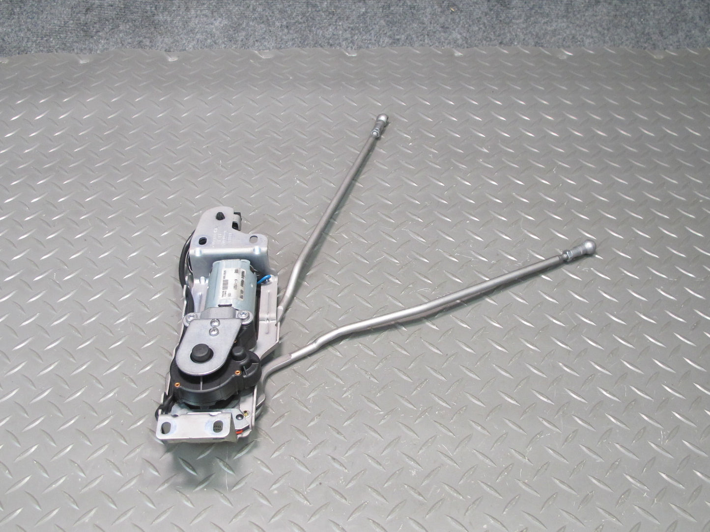 07-11 Bentley Continental GTC Convertible Front TOP Roof Lock Latch Motor