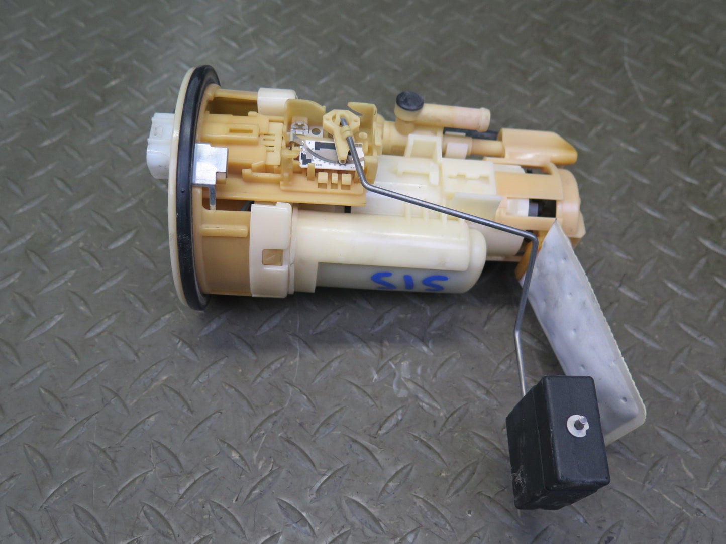 01-05 Lexus JCE10L IS300 Gas Fuel Pump Level Sensor Sending Unit Set OEM