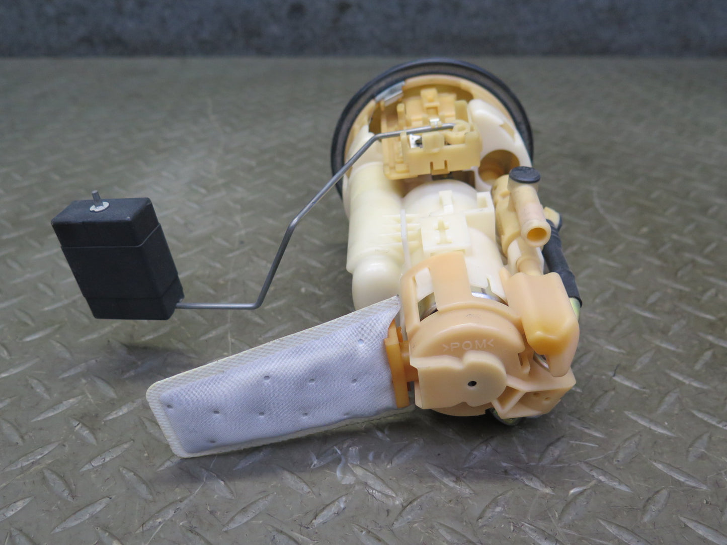 01-05 Lexus JCE10L IS300 Gas Fuel Pump Level Sensor Sending Unit Set OEM