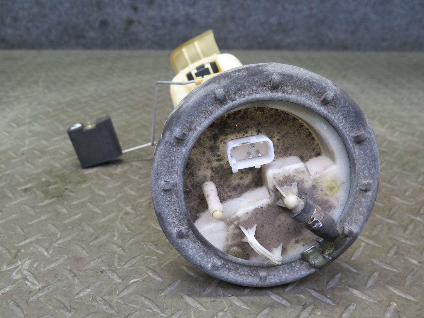 01-06 BMW E46 330ci 3.0L M54 Fuel Pump Level Sensor Sending Unit Set 77K OEM