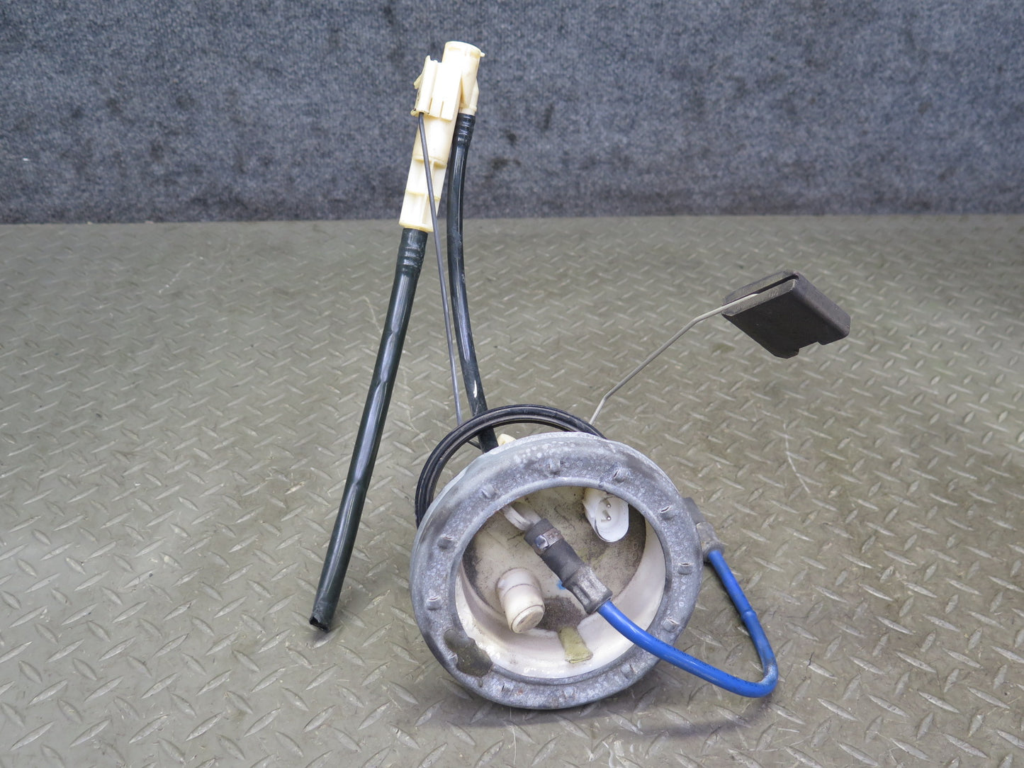 01-06 BMW E46 330ci 3.0L M54 Fuel Pump Level Sensor Sending Unit Set 77K OEM