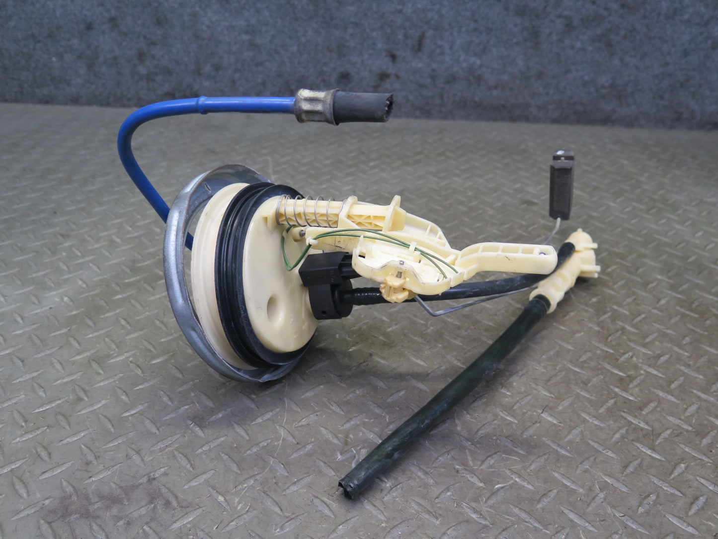 01-06 BMW E46 330ci 3.0L M54 Fuel Pump Level Sensor Sending Unit Set 77K OEM