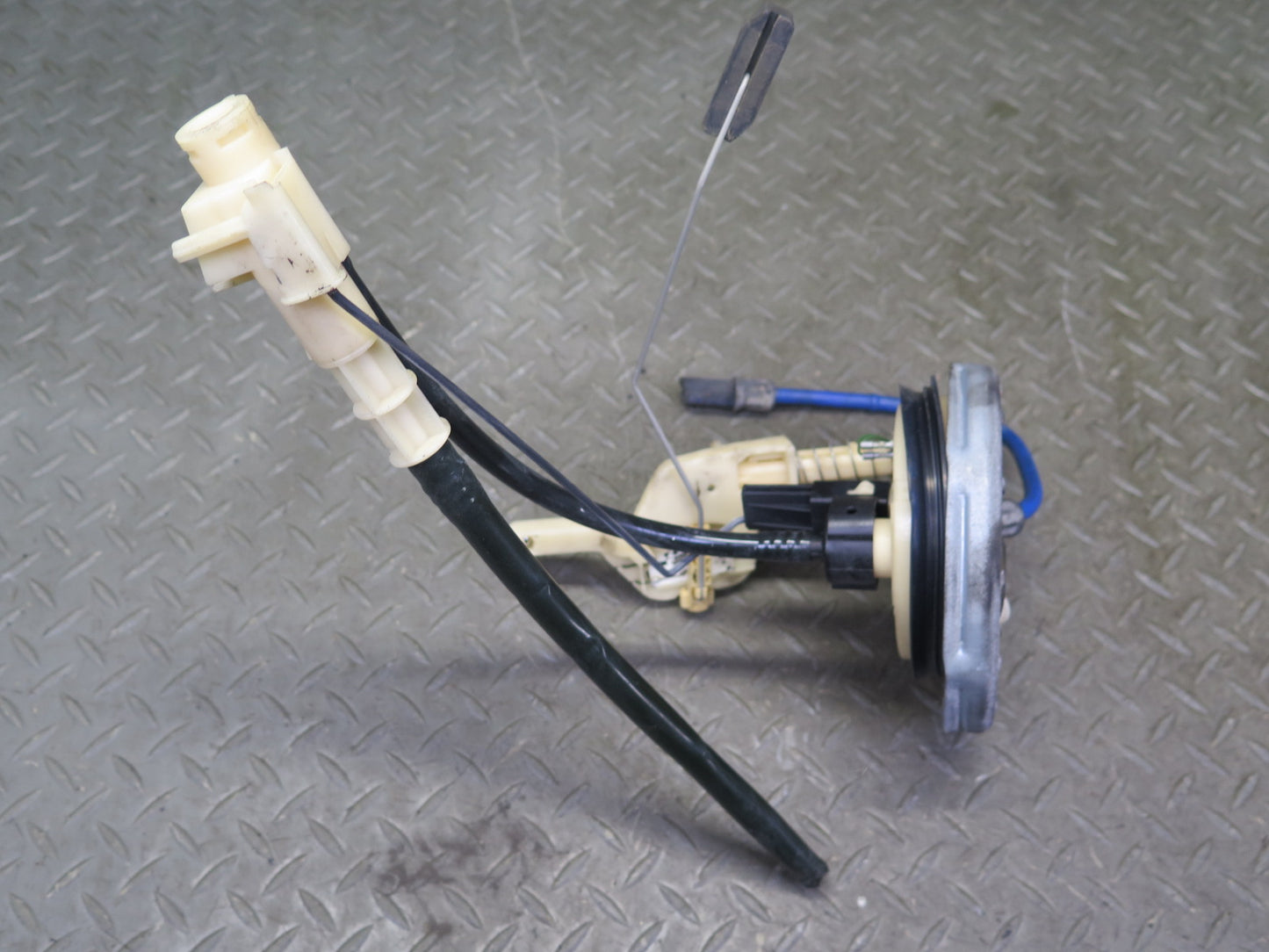 01-06 BMW E46 330ci 3.0L M54 Fuel Pump Level Sensor Sending Unit Set 77K OEM