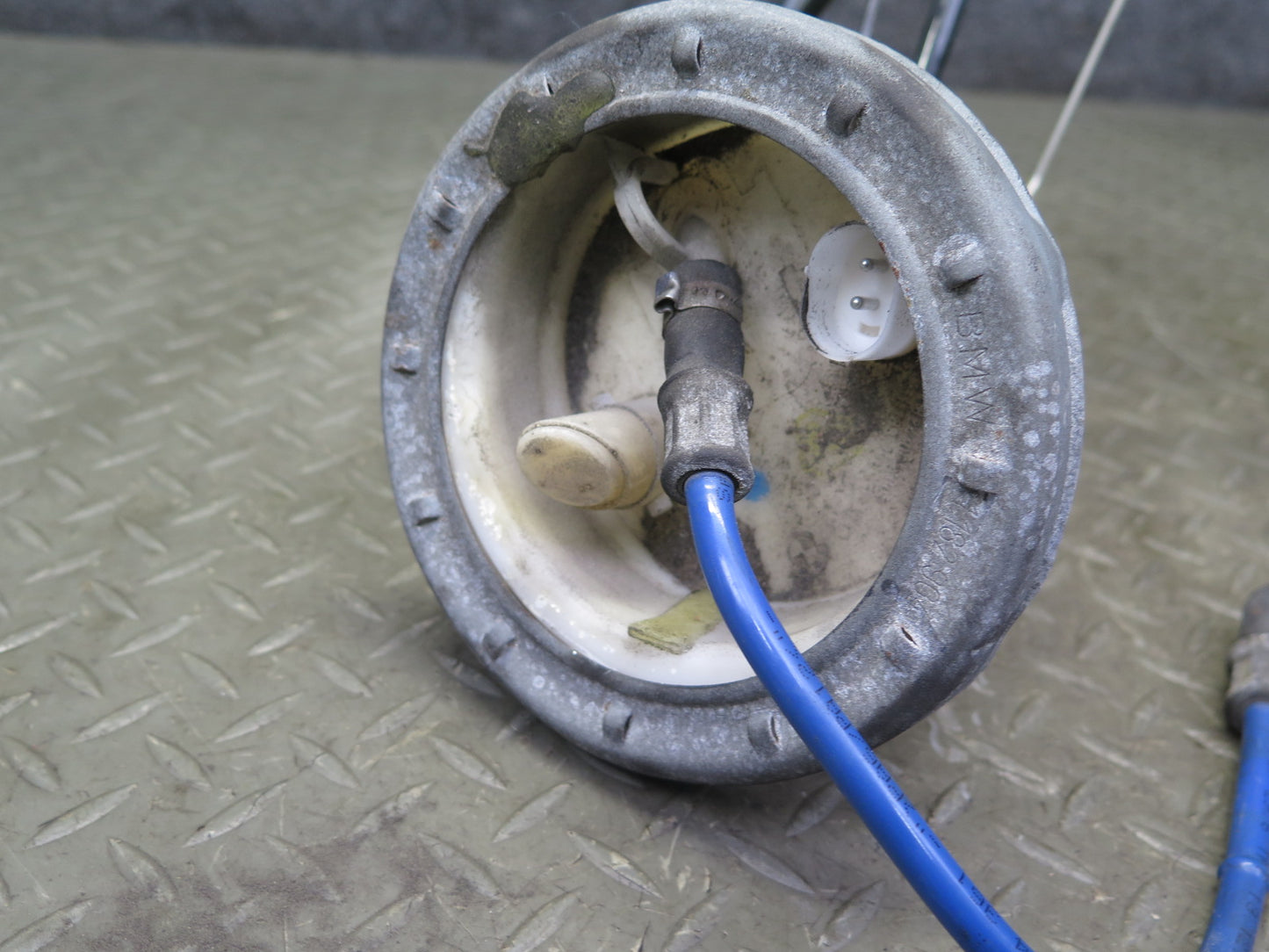 01-06 BMW E46 330ci 3.0L M54 Fuel Pump Level Sensor Sending Unit Set 77K OEM