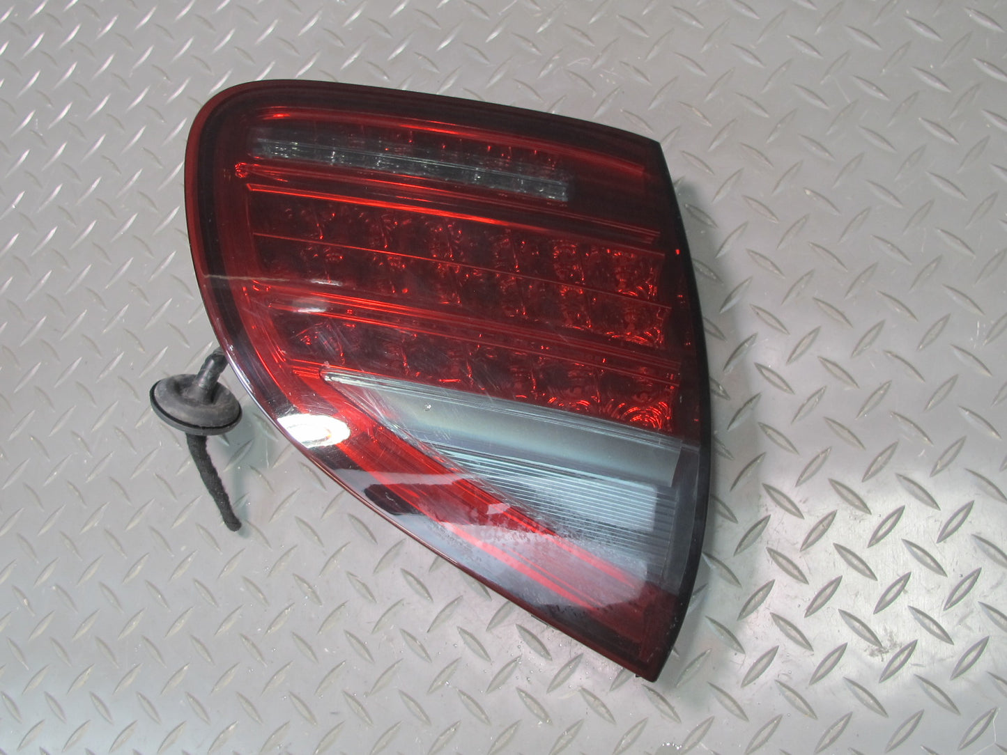 2011-2014 Porsche Cayenne 958 Rear Left Driver Side Inner Tail Light Lamp