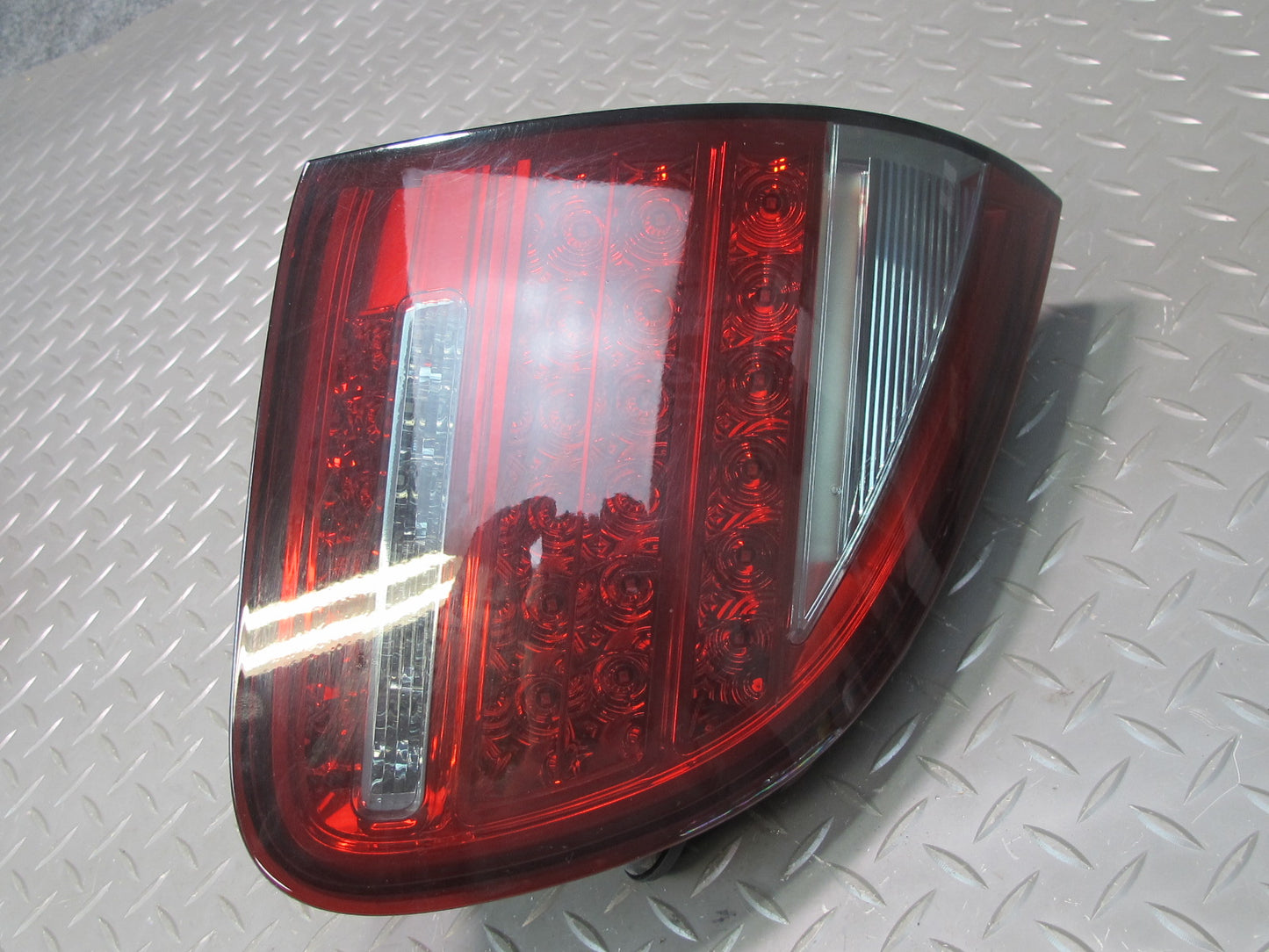 2011-2014 Porsche Cayenne 958 Rear Left Driver Side Inner Tail Light Lamp