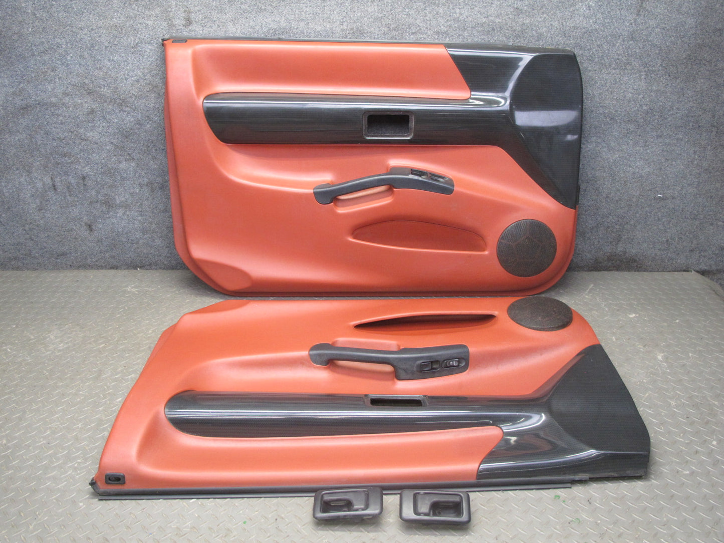 99-01 Isuzu Vehicross Set of 2 Left & Right Interior Door Panel Black RED OEM