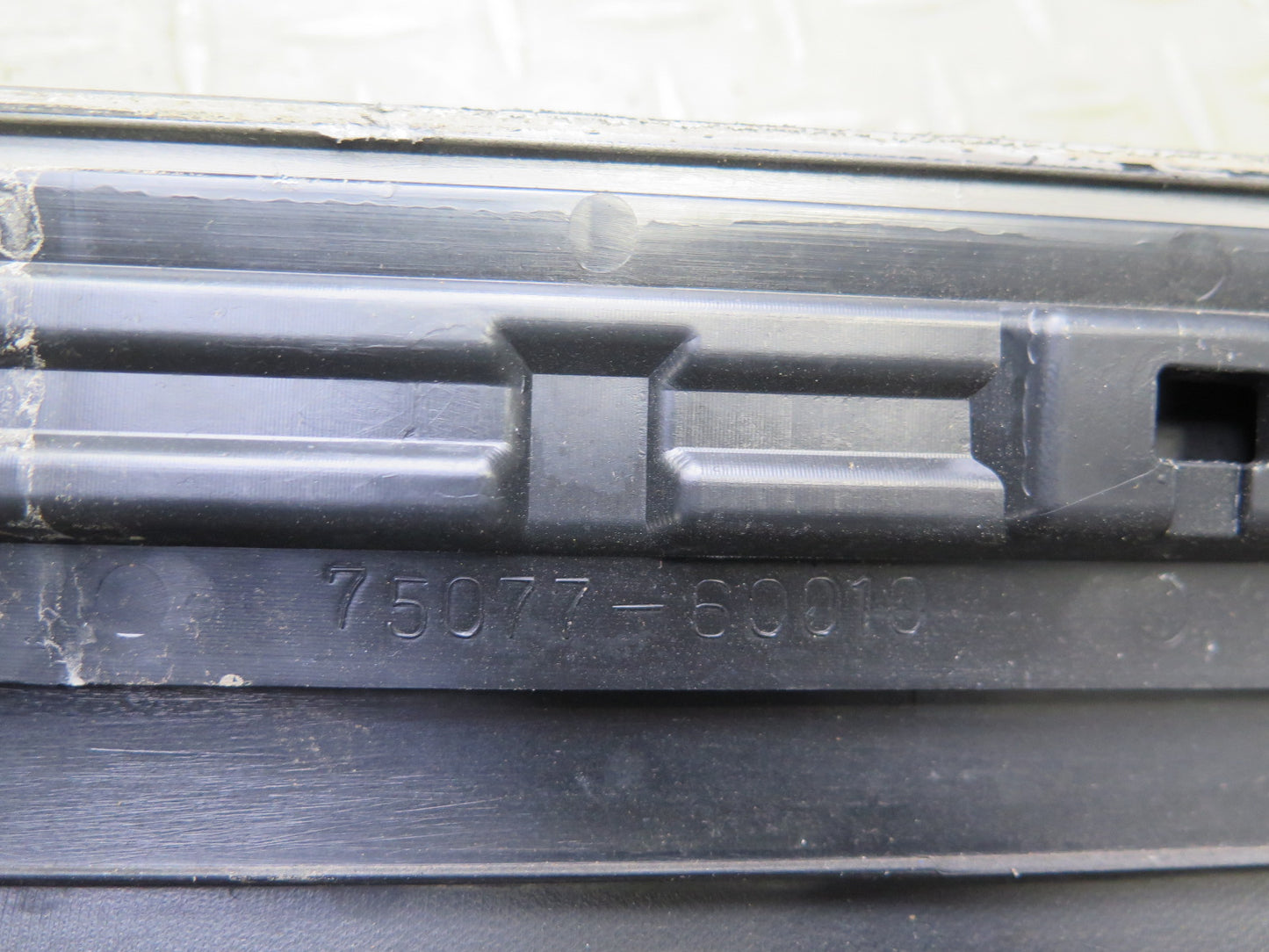 2003-2009 Lexus UZJ120L GX470 Rear Right Door Lower Trim Molding Cover