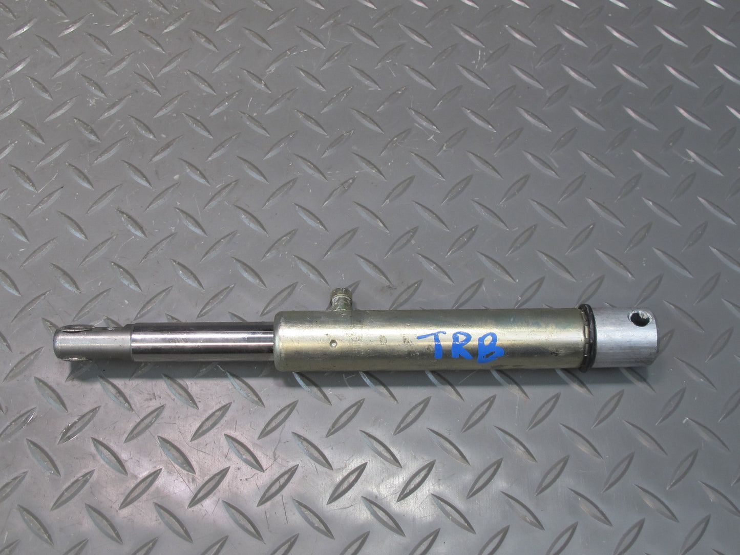 01-06 BMW E46 330ci Convertible Set of 2 TOP Roof Hydraulic Cylinder OEM