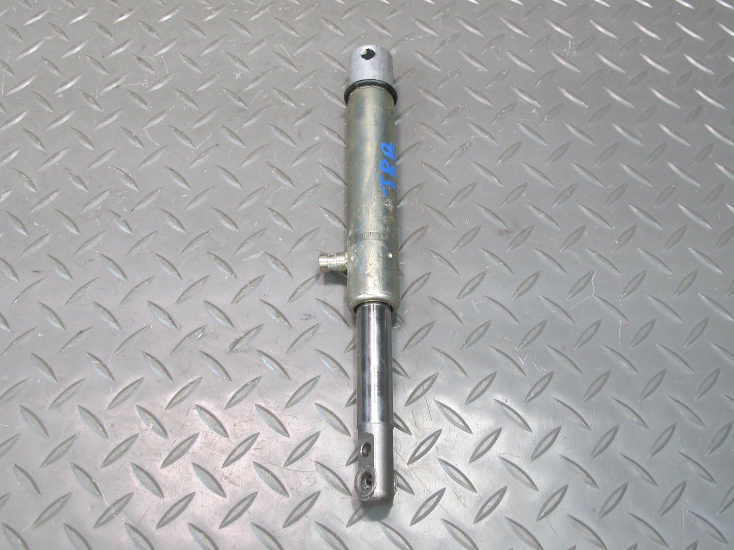 01-06 BMW E46 330ci Convertible Set of 2 TOP Roof Hydraulic Cylinder OEM