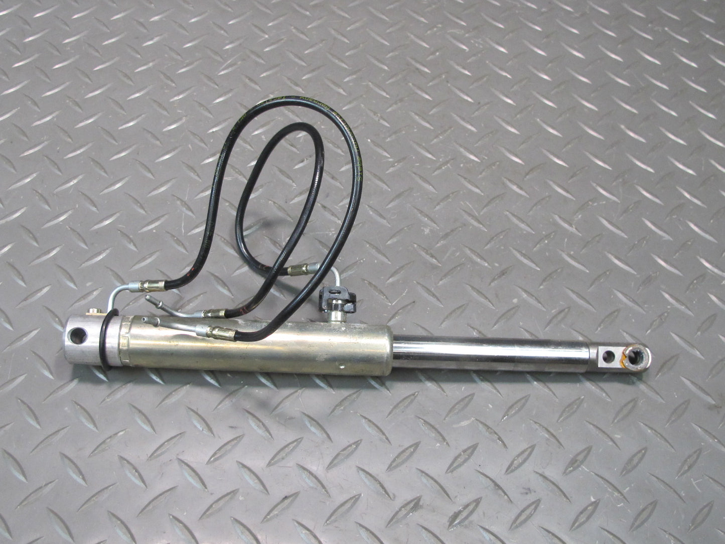 01-06 BMW E46 330ci Convertible Set of 2 TOP Roof Hydraulic Cylinder OEM