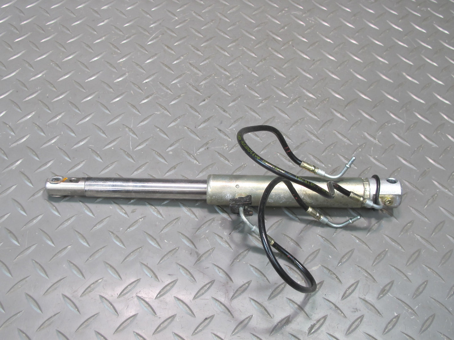 01-06 BMW E46 330ci Convertible Set of 2 TOP Roof Hydraulic Cylinder OEM