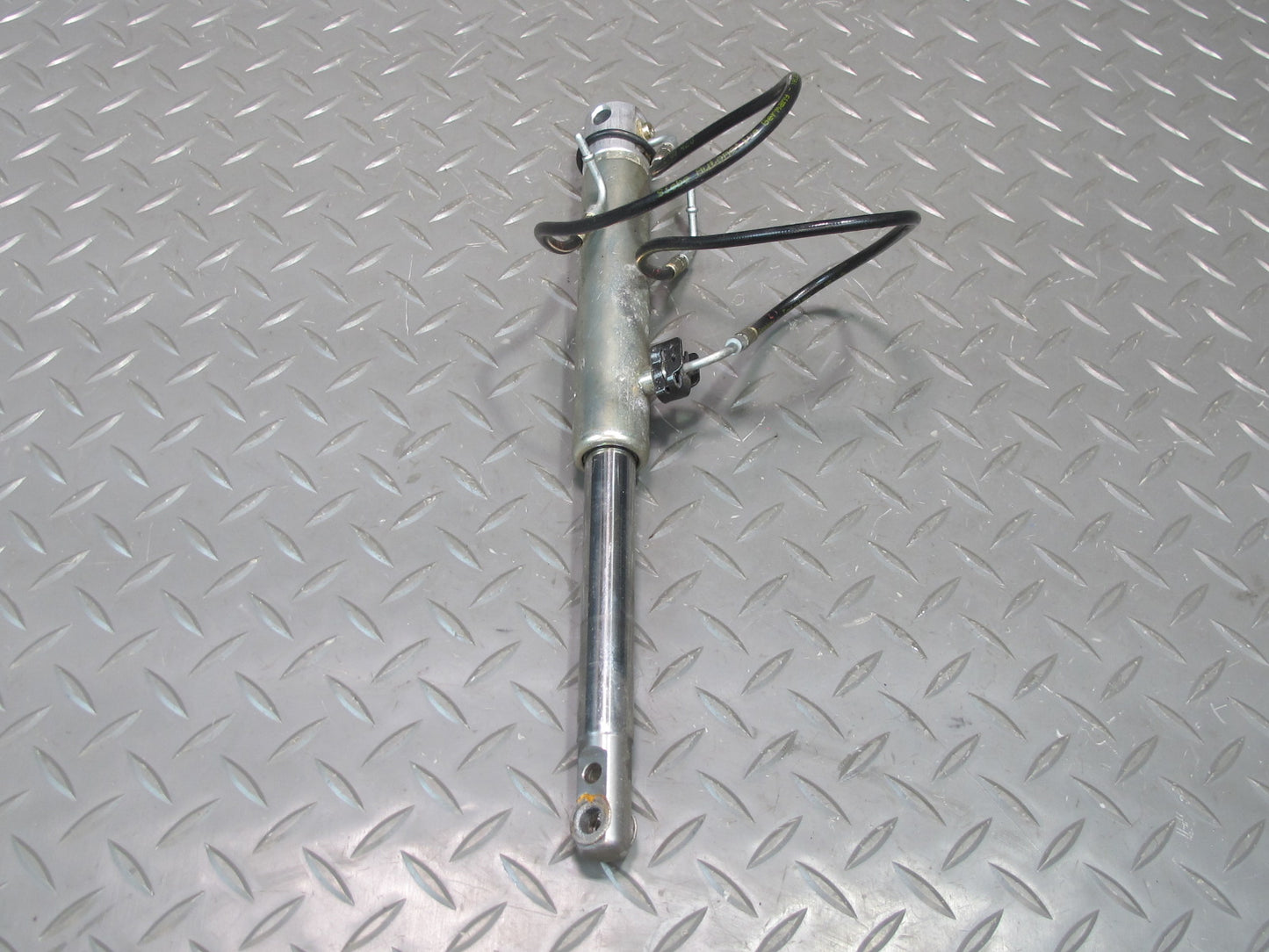 01-06 BMW E46 330ci Convertible Set of 2 TOP Roof Hydraulic Cylinder OEM