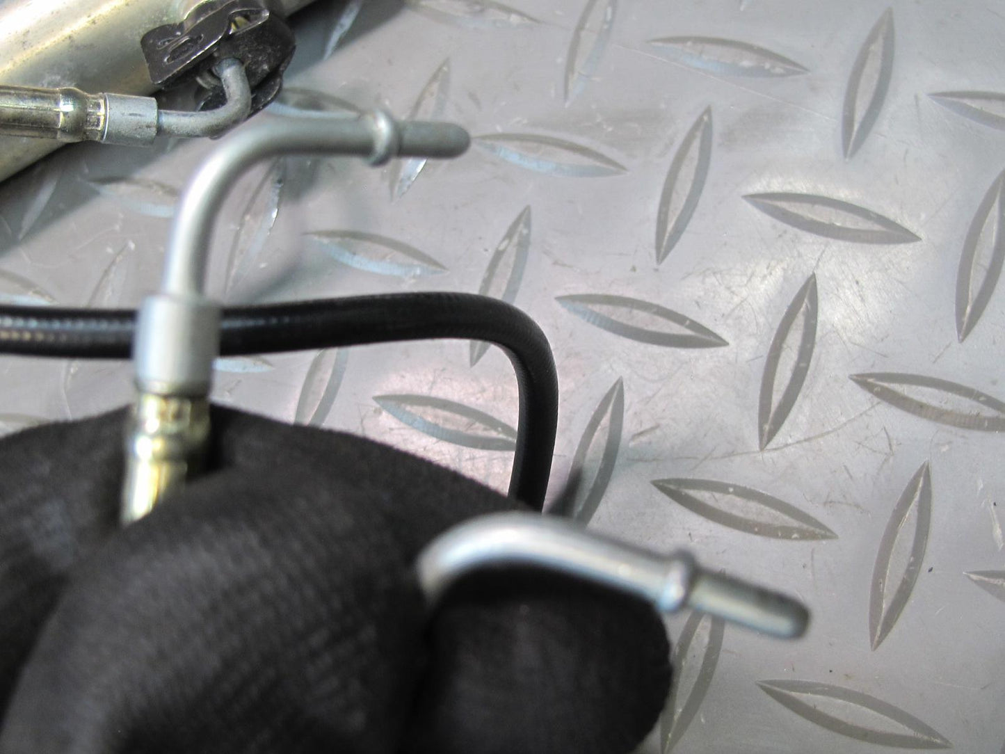 01-06 BMW E46 330ci Convertible Set of 2 TOP Roof Hydraulic Cylinder OEM