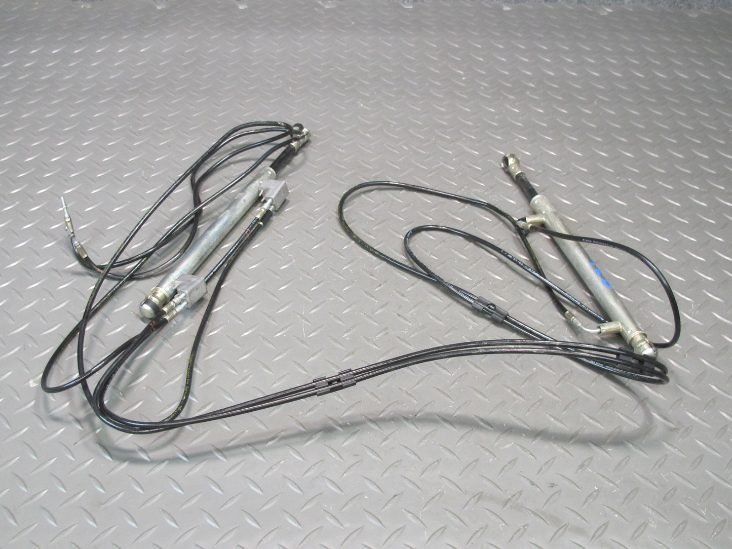 01-06 BMW E46 330ci Convert Set of 2 TOP Roof Tensioner Hydraulic Cylinder OEM