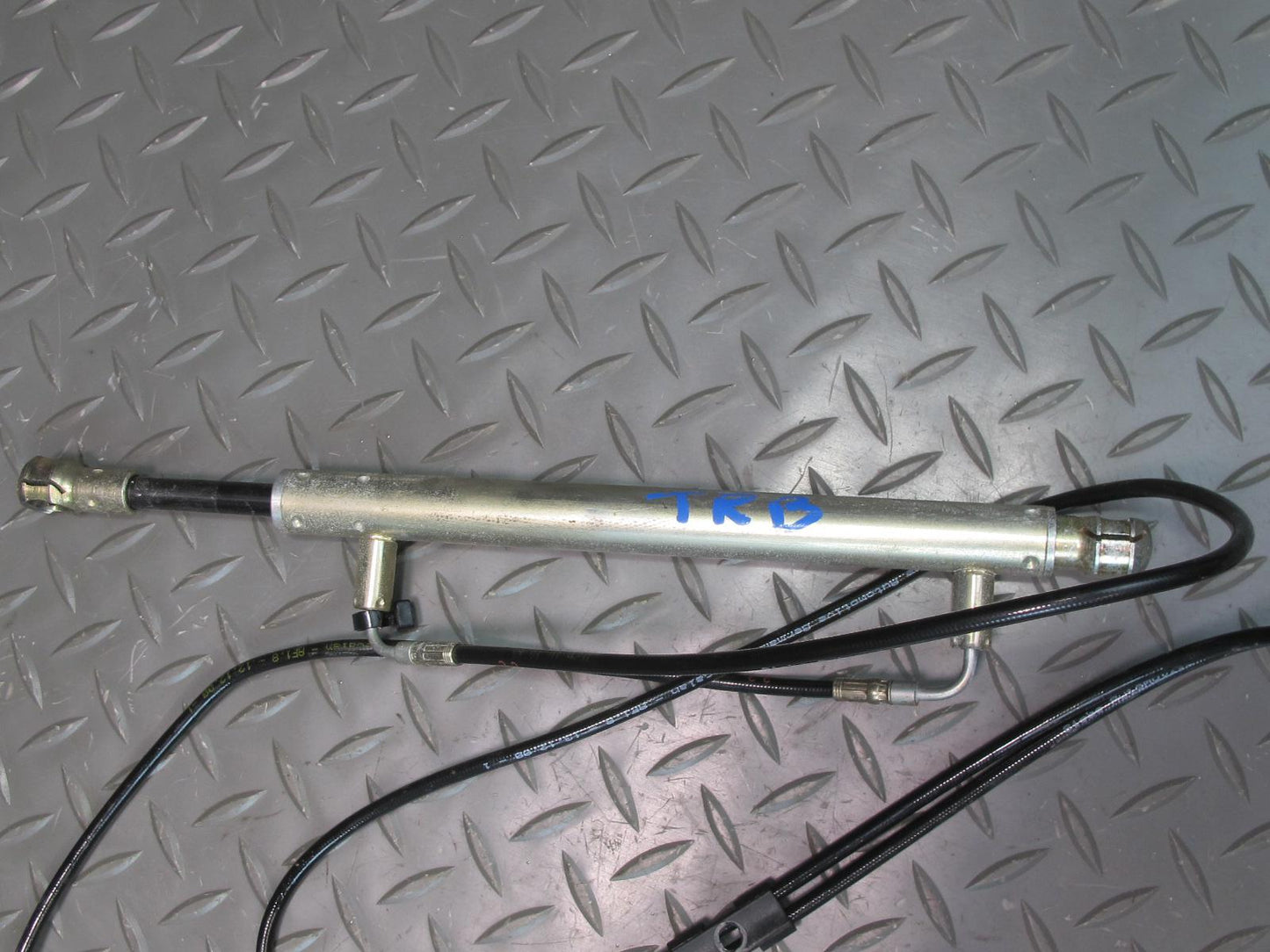 01-06 BMW E46 330ci Convert Set of 2 TOP Roof Tensioner Hydraulic Cylinder OEM