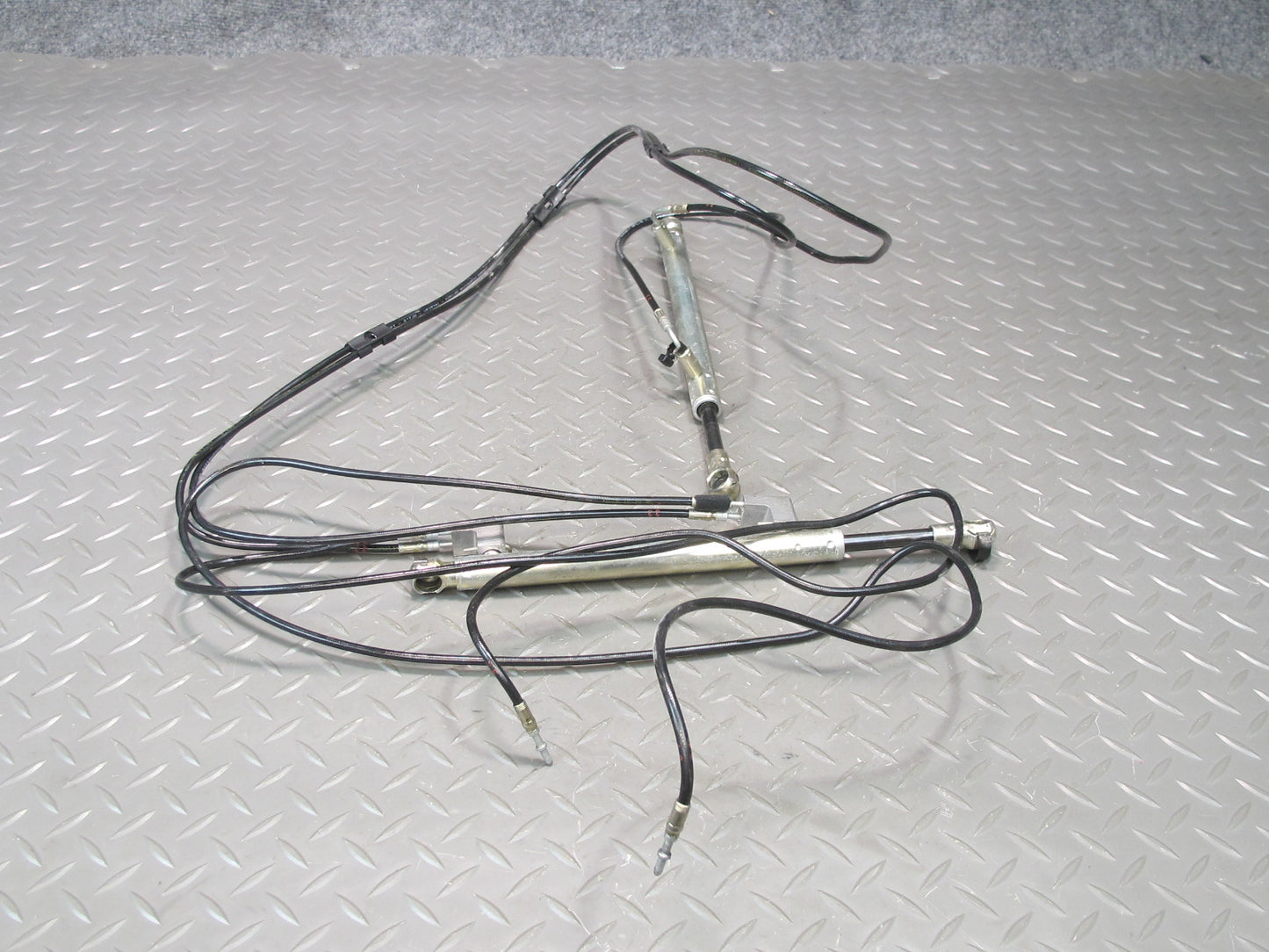 01-06 BMW E46 330ci Convert Set of 2 TOP Roof Tensioner Hydraulic Cylinder OEM