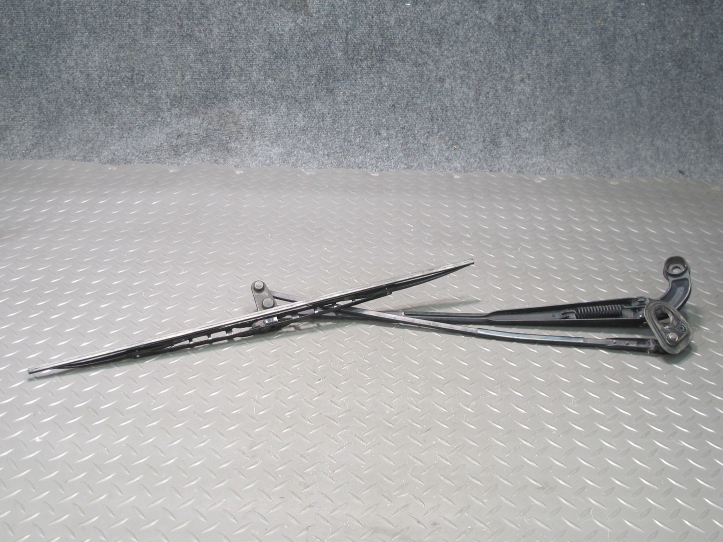 95-00 Lexus UCF20L LS400 Set of 2 Front Left & Right Windshield Wiper Arm OEM