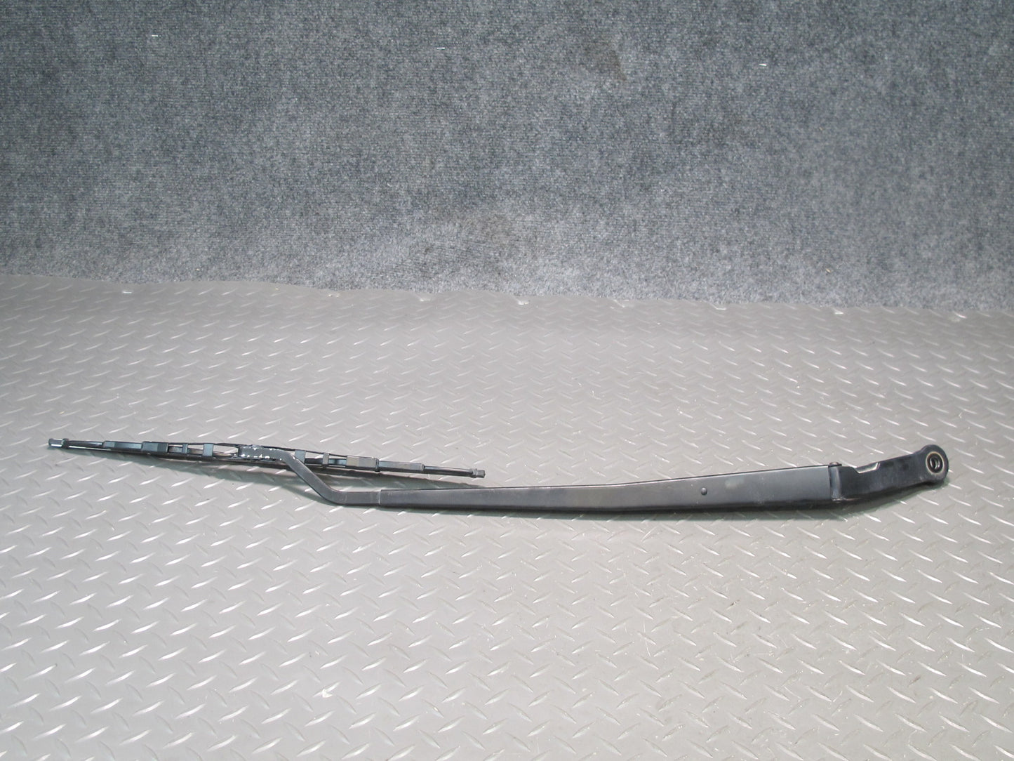 95-00 Lexus UCF20L LS400 Set of 2 Front Left & Right Windshield Wiper Arm OEM