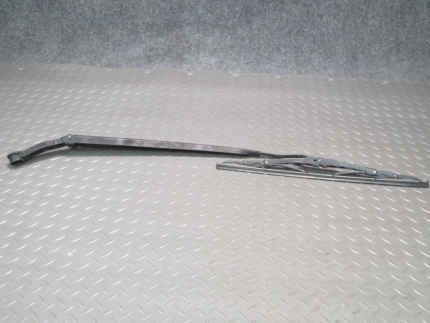 95-00 Lexus UCF20L LS400 Set of 2 Front Left & Right Windshield Wiper Arm OEM