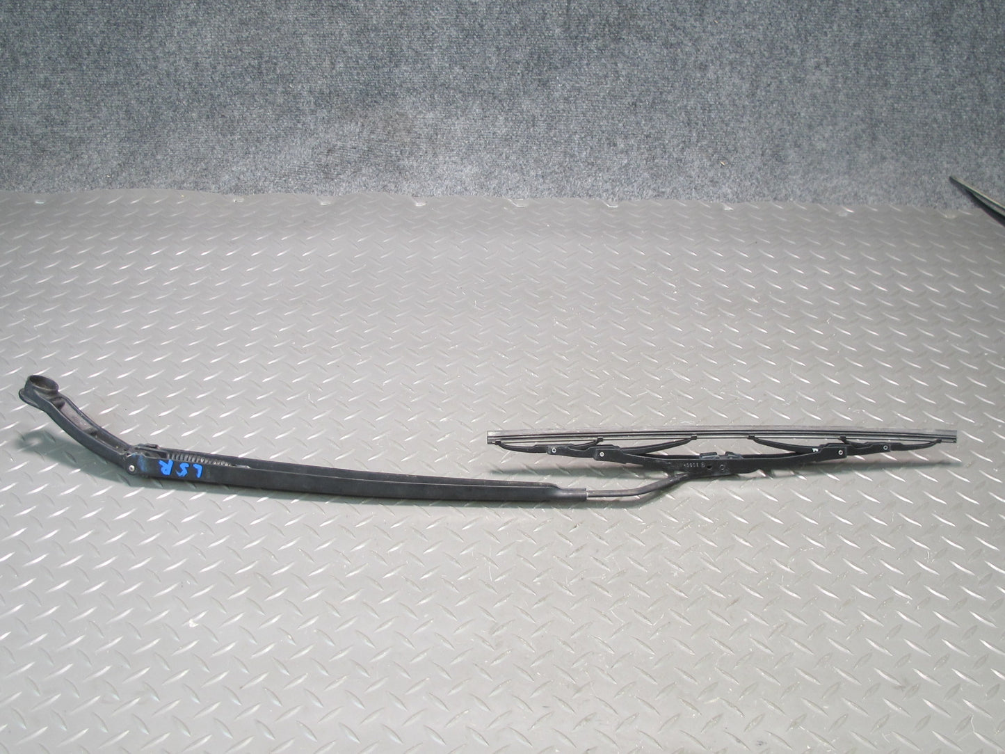 95-00 Lexus UCF20L LS400 Set of 2 Front Left & Right Windshield Wiper Arm OEM