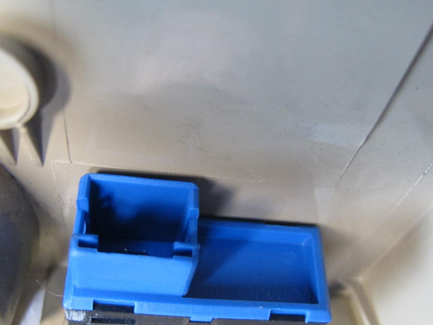 01-06 BMW E46 330ci Coupe Conv Left Footrest Right Kick Trim Panel Set Beige OEM