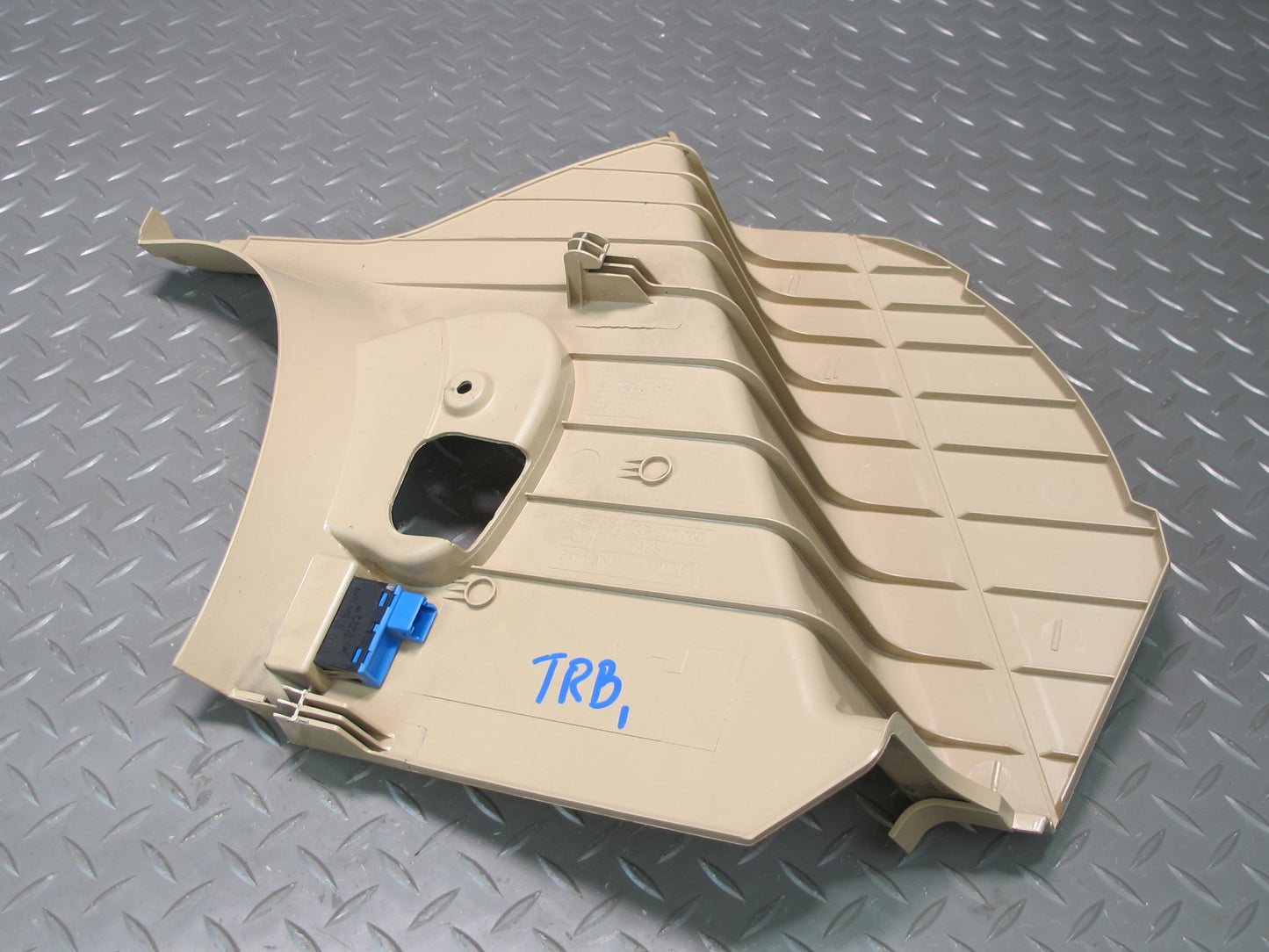 01-06 BMW E46 330ci Coupe Conv Left Footrest Right Kick Trim Panel Set Beige OEM