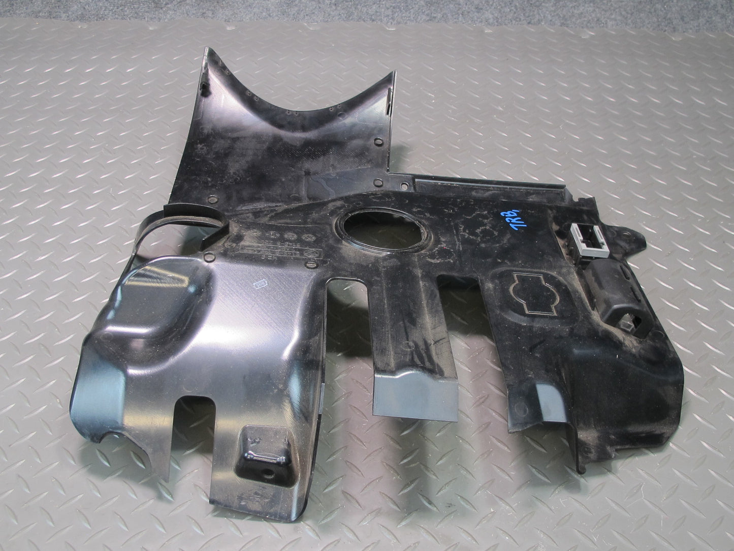 01-06 BMW E46 330ci M/T Set of 2 Left & Right Lower Kick Trim Cover Panel OEM