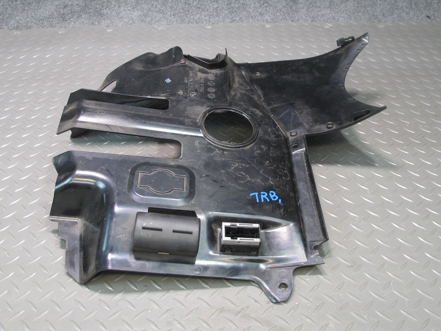 01-06 BMW E46 330ci M/T Set of 2 Left & Right Lower Kick Trim Cover Panel OEM