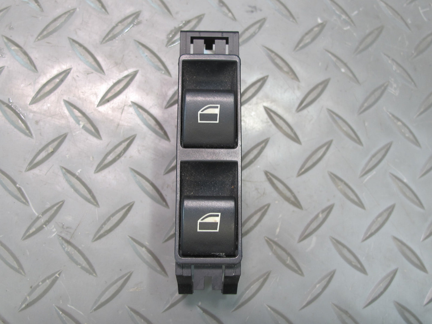 01-06 BMW E46 330ci Coupe Convertible Right Power Window Switch 6902178 OEM