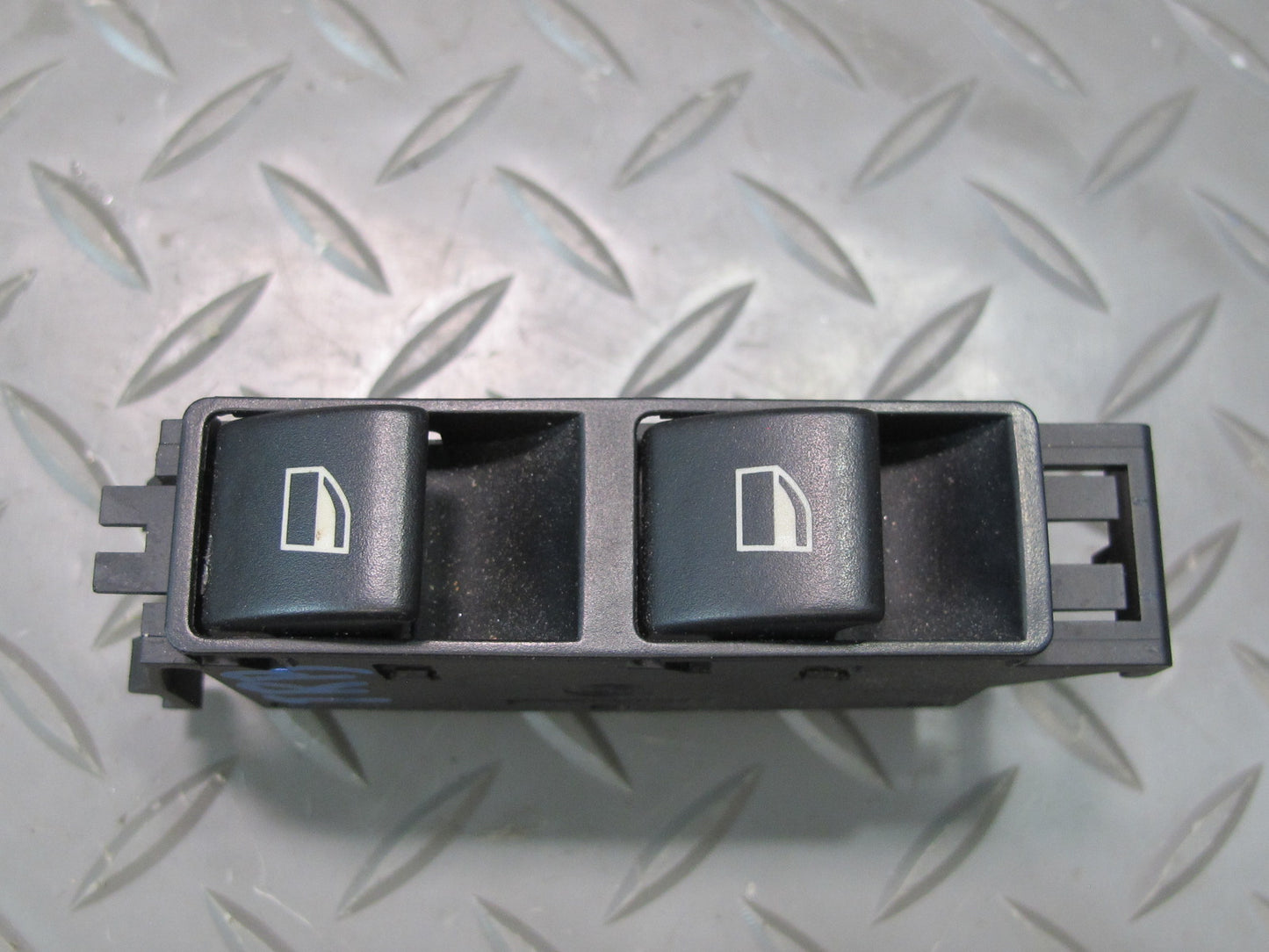 01-06 BMW E46 330ci Coupe Convertible Right Power Window Switch 6902178 OEM