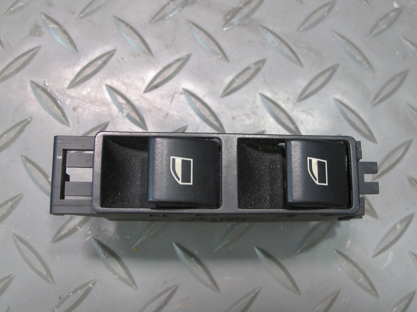 01-06 BMW E46 330ci Coupe Convertible Right Power Window Switch 6902178 OEM