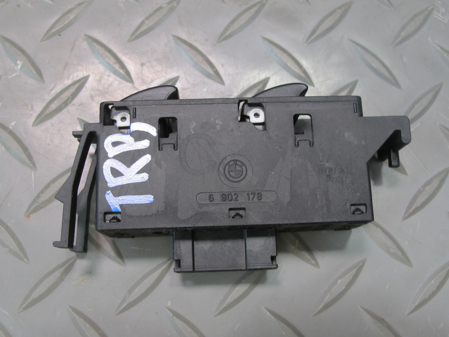 01-06 BMW E46 330ci Coupe Convertible Right Power Window Switch 6902178 OEM