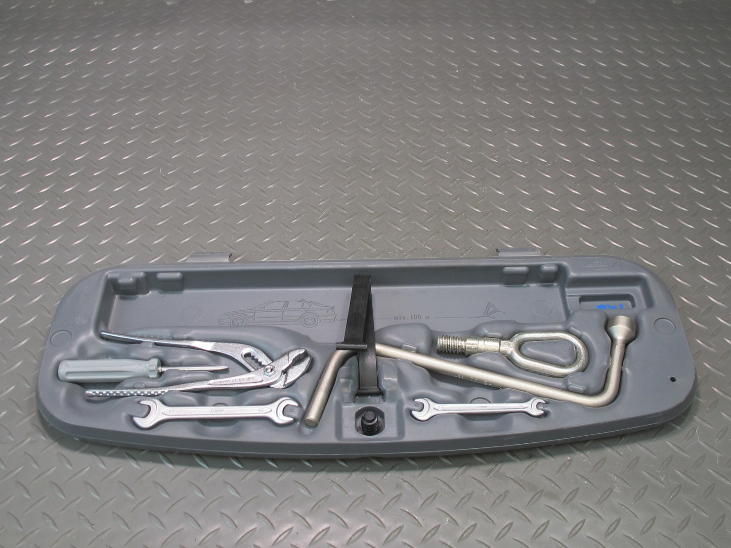 01-06 BMW E46 330ci Convertible Spare Tire Wrench Tool KIT w Case 1096200 OEM
