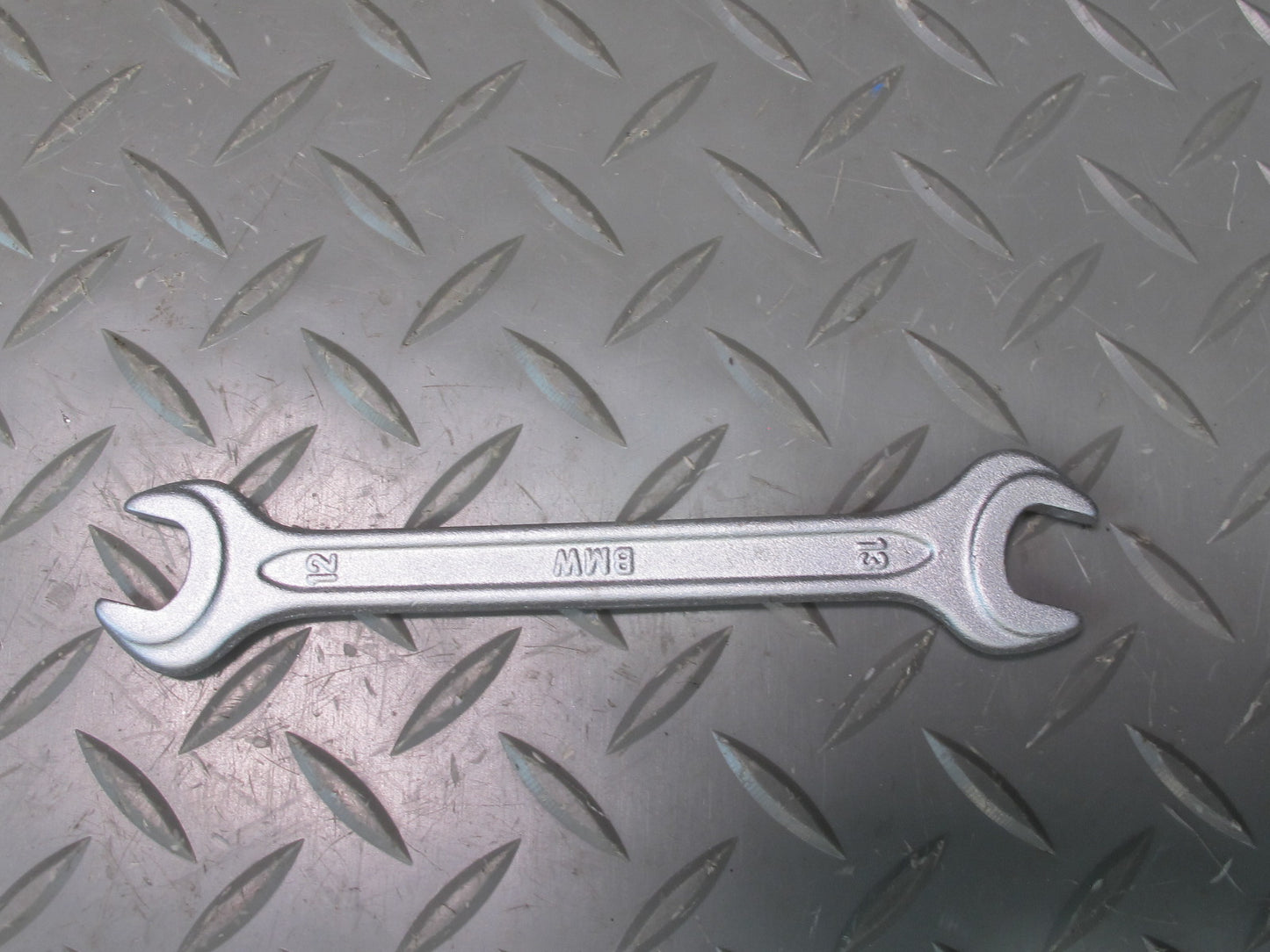 01-06 BMW E46 330ci Convertible Spare Tire Wrench Tool KIT w Case 1096200 OEM