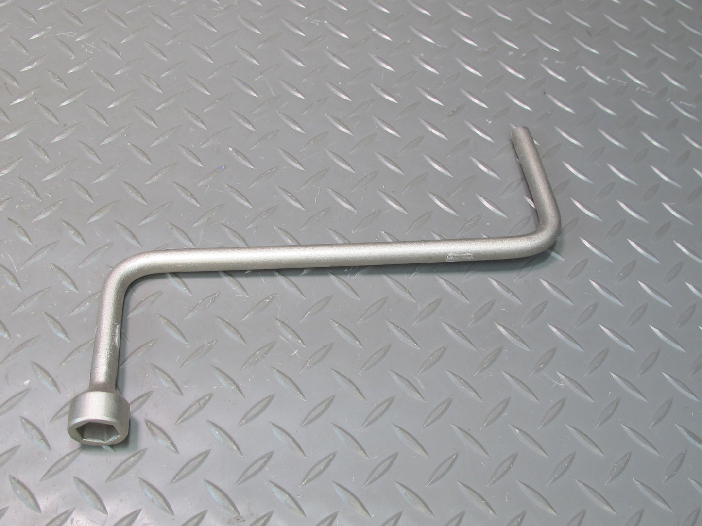 01-06 BMW E46 330ci Convertible Spare Tire Wrench Tool KIT w Case 1096200 OEM