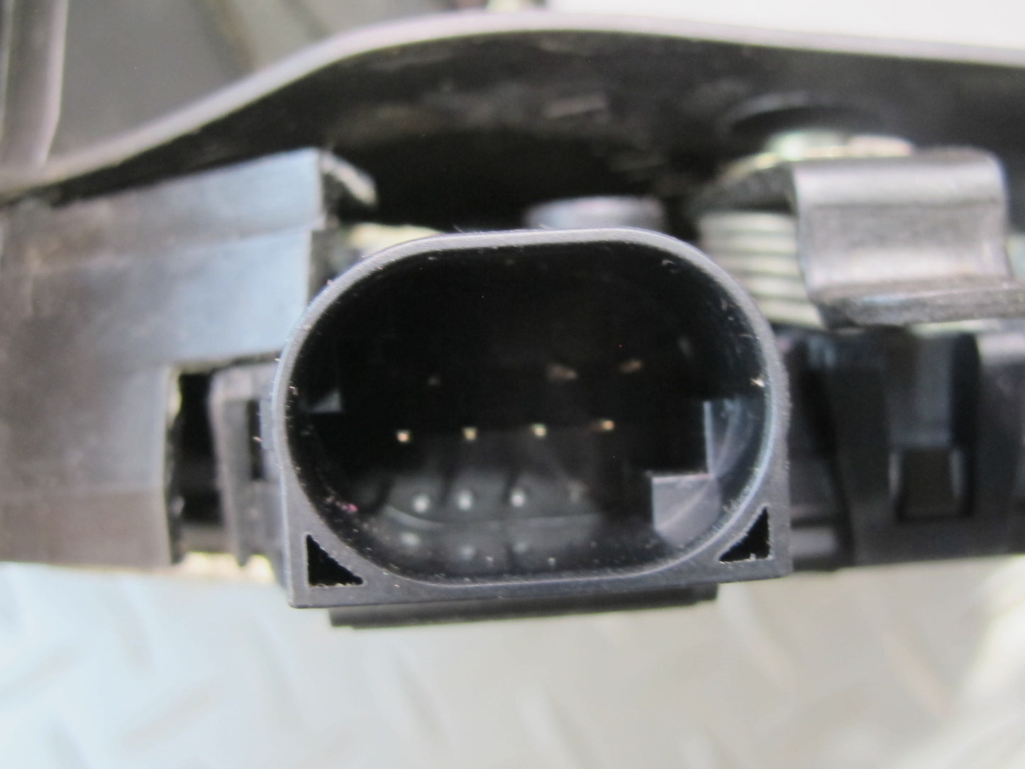 01-06 BMW E46 330CI Convertible Coupe Right Door Lock Latch Actuator OEM