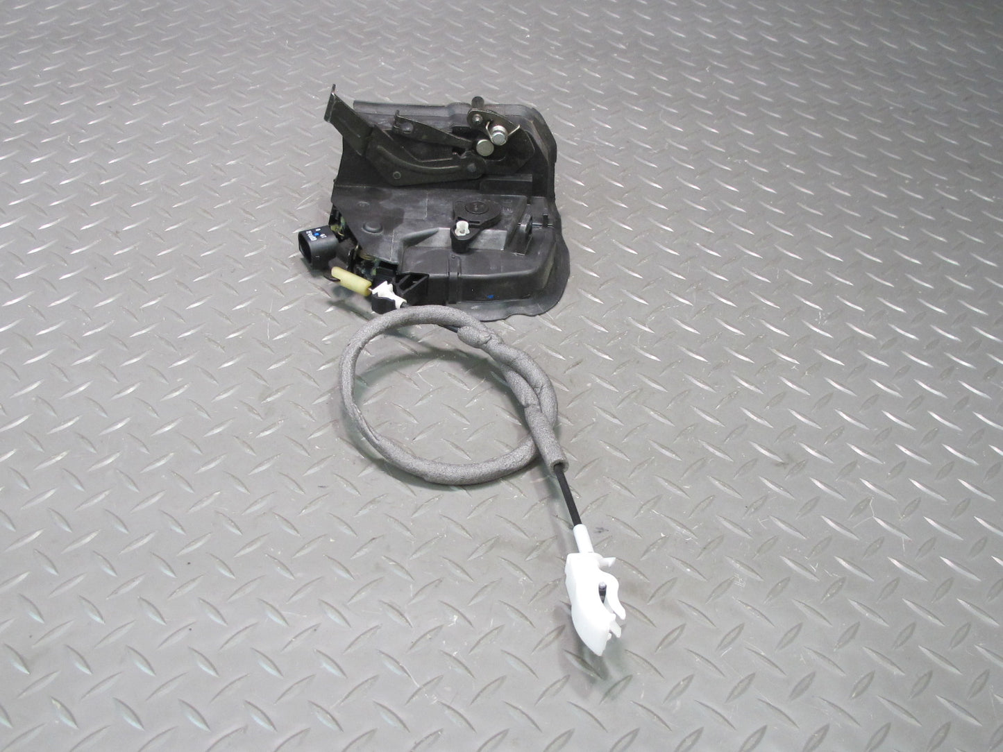 01-06 BMW E46 330CI Convertible Coupe Right Door Lock Latch Actuator OEM