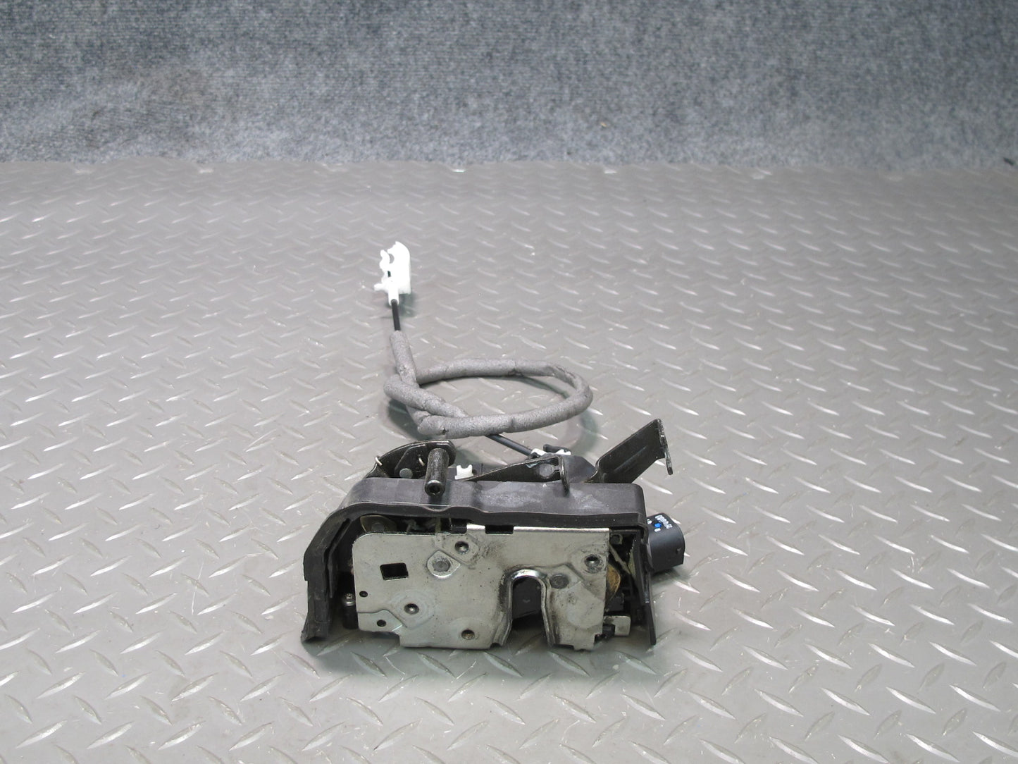 01-06 BMW E46 330CI Convertible Coupe Right Door Lock Latch Actuator OEM