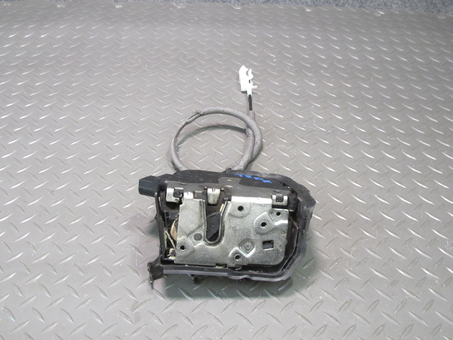 01-06 BMW E46 330CI Convertible Coupe Right Door Lock Latch Actuator OEM