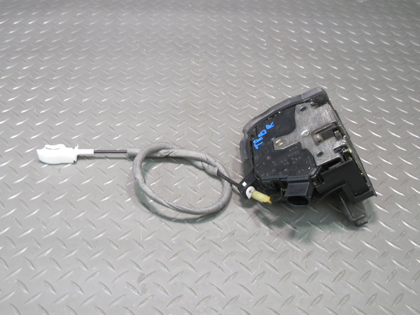 01-06 BMW E46 330CI Convertible Coupe Right Door Lock Latch Actuator OEM