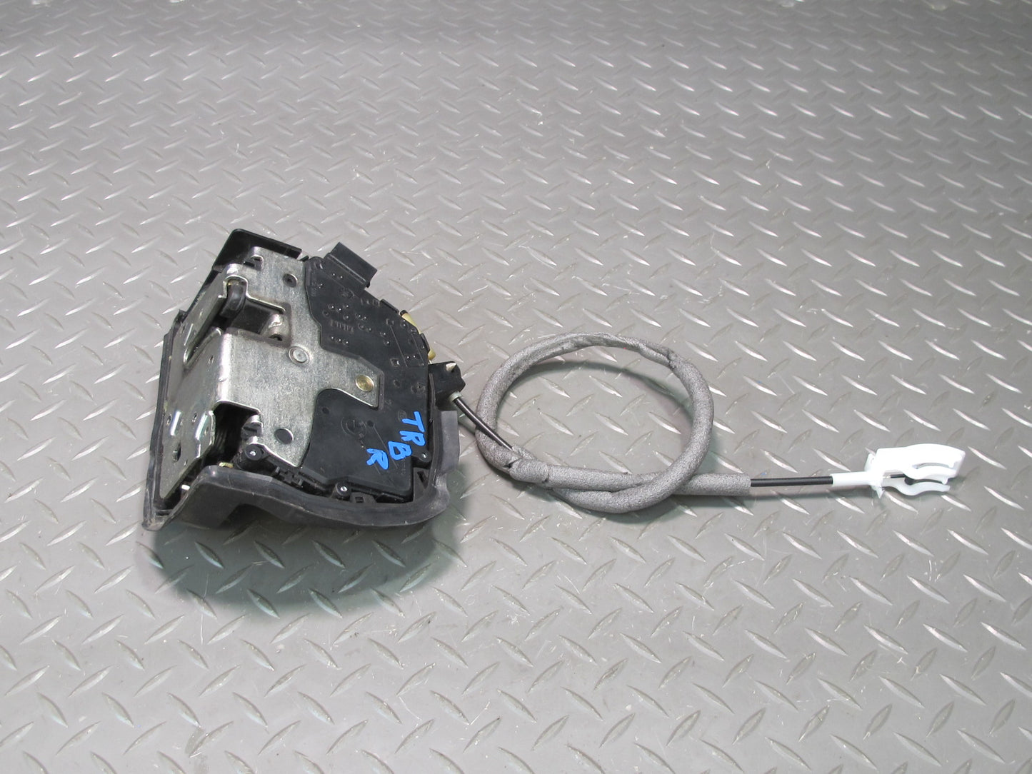 01-06 BMW E46 330CI Convertible Coupe Right Door Lock Latch Actuator OEM