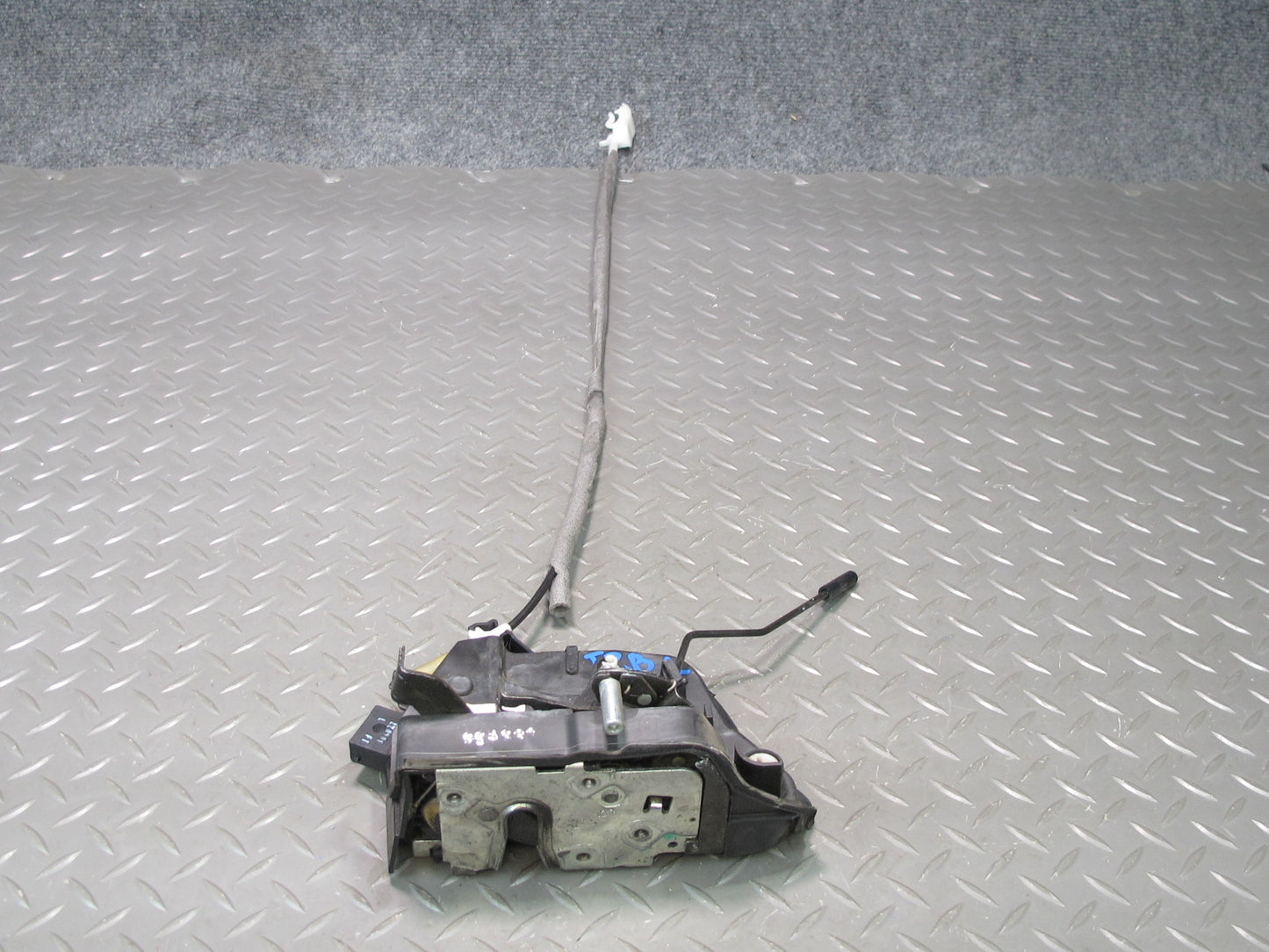 01-06 BMW E46 330CI Coupe Convertible Left Door Lock Latch Actuator OEM