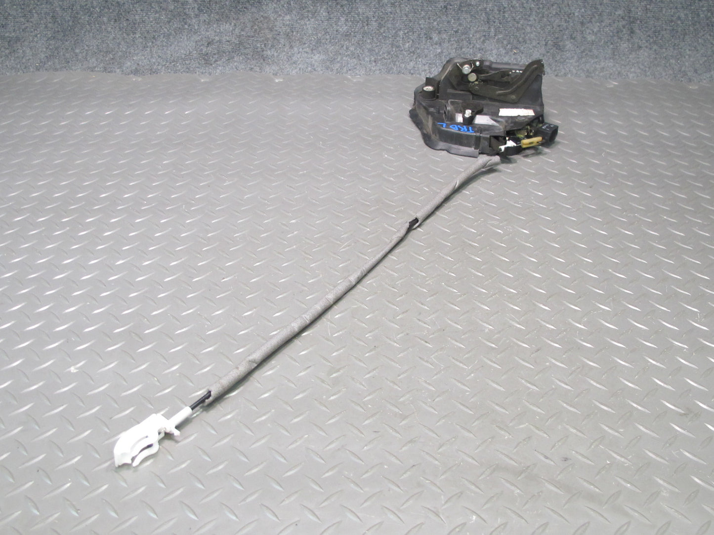 01-06 BMW E46 330CI Coupe Convertible Left Door Lock Latch Actuator OEM