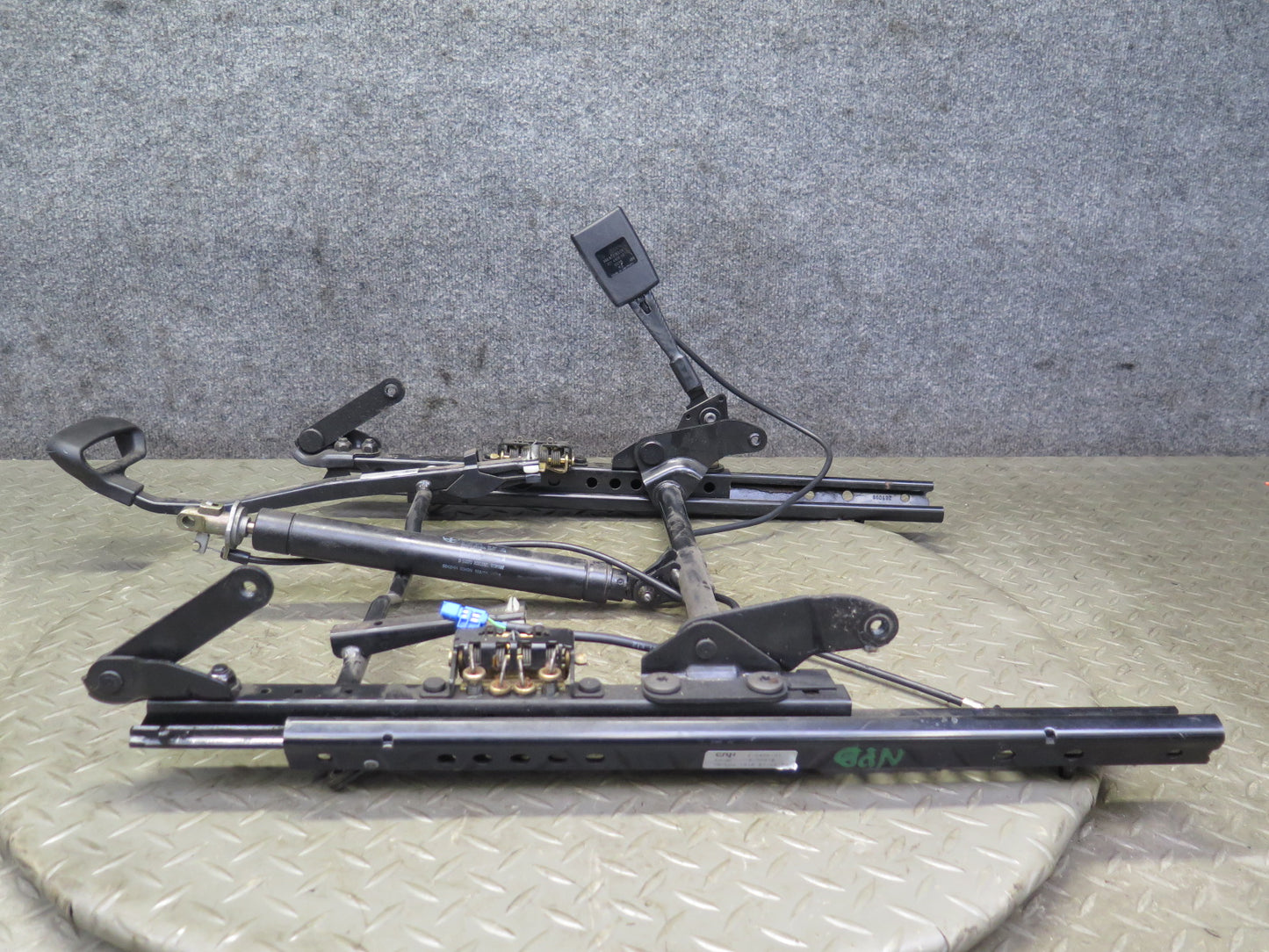 1997-2004 Porsche Boxster 986 Front Left Seat Lower Frame Track Rail