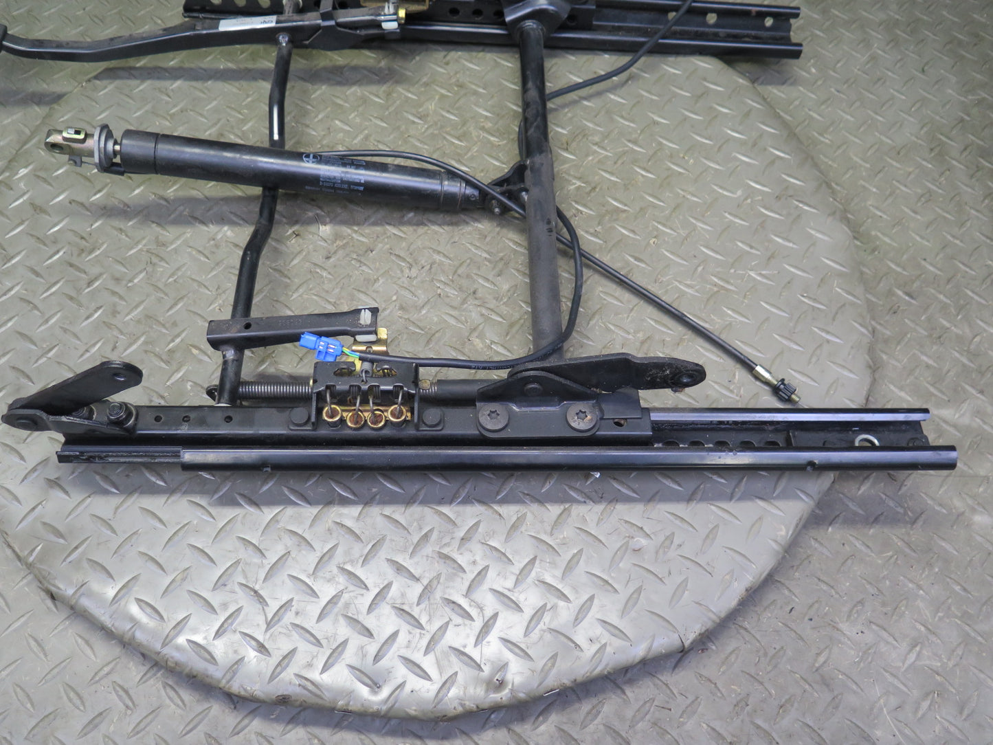 1997-2004 Porsche Boxster 986 Front Left Seat Lower Frame Track Rail