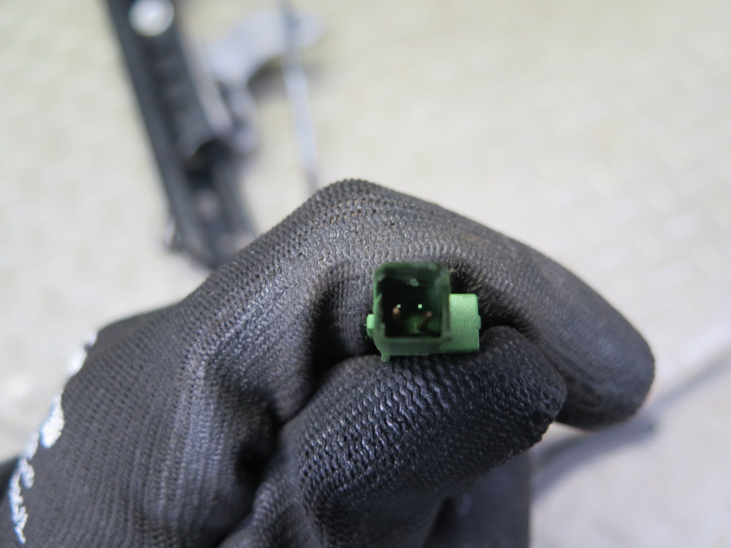 1997-2004 Porsche Boxster 986 Front Right Seat Lower Frame Track Rail