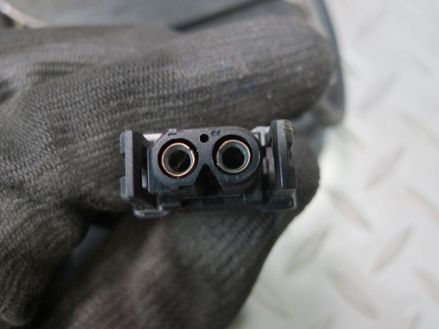 01-06 BMW E46 330ci Convertible Set of 2 Rear Folding TOP Roof Lock Latch OEM